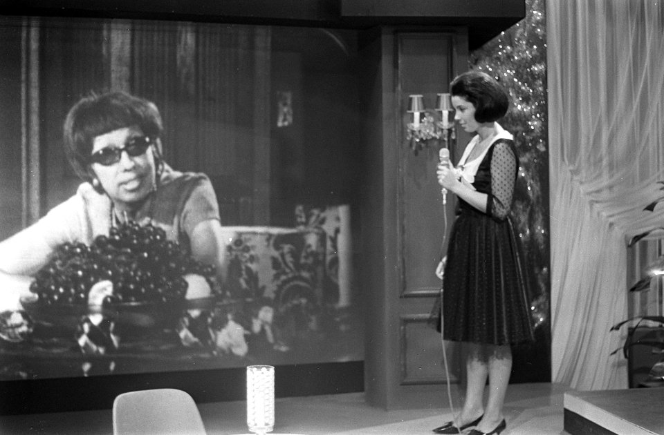De Corry Brokken show voor tv, als voornaamste gast treedt op Josephine Baker (o, Bestanddeelnr 916-8838