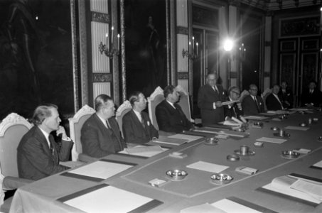 De Commissie wordt toegesproken door de minister-president, Bestanddeelnr 921-7062