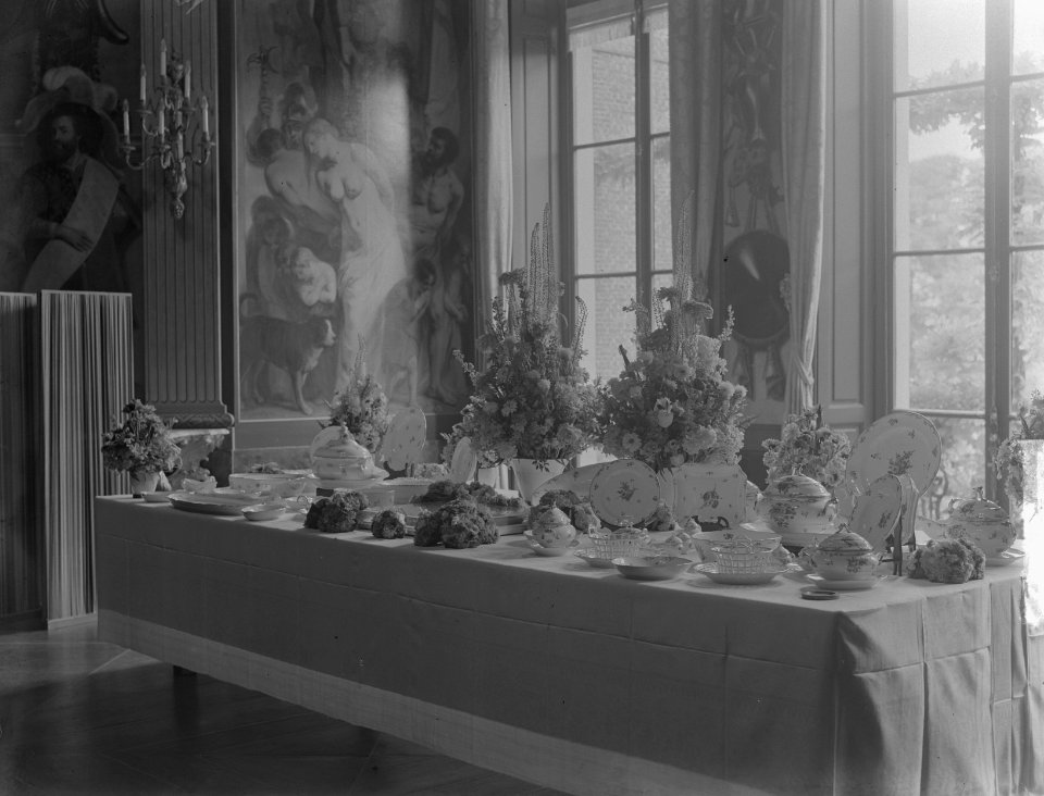 De cadeautafel in Paleis Huis ten Bosch, Bestanddeelnr 903-4737