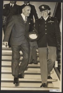 De Griekse chef-staf van het leger, gen. N. Palaiologopoulos arriveert op Schiph, Bestanddeelnr 105-1063
