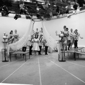 De Corry Brokken show VARA-TV-uitzending 1 december Overzicht Corry Brokken sho, Bestanddeelnr 915-7874
