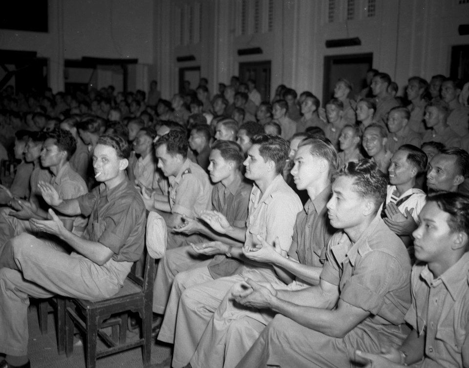 De cursisten applaudisseren, Bestanddeelnr 11477