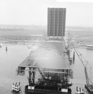 De Brienenoordbrug bij Rotterdam nadert zijn einddoel, Bestanddeelnr 915-5948