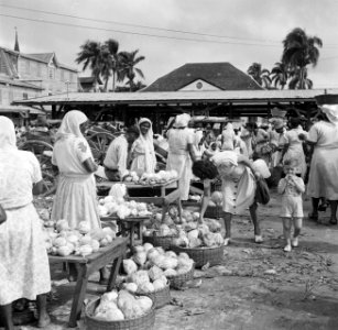 De groentenmarkt in Paramaribo, Bestanddeelnr 252-6117