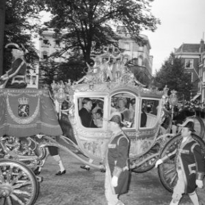 De Gouden Koets is op weg naar de Ridderzaal, Bestanddeelnr 921-6857