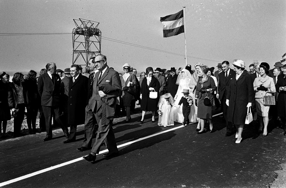 De Grevelingendam, die Schouwen-Duiveland (Zeeland) verbindt met Goeree-Overflak, Bestanddeelnr 917-5995