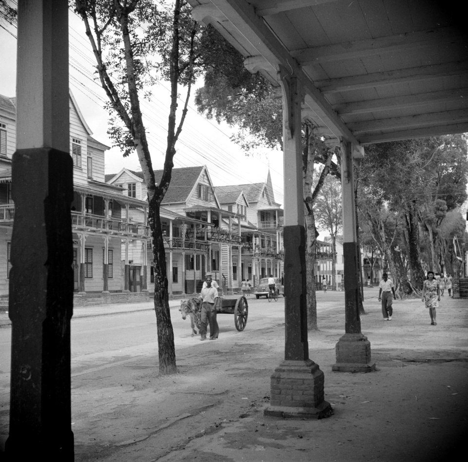 De Gravenstraat in Paramaribo, Bestanddeelnr 252-6158