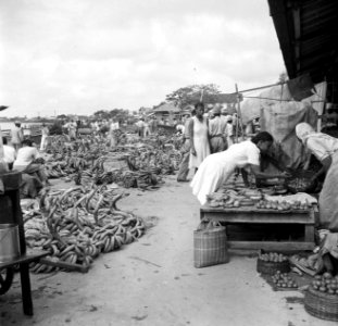 De groentenmarkt in Paramaribo, Bestanddeelnr 252-6123