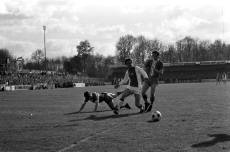 De Graafschap tegen Ajax 1-0, J Rep in duel (links), Bestanddeelnr 927-1272