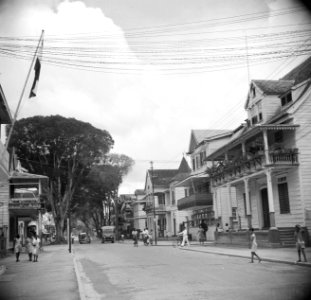 De Gravenstraat in Paramaribo, Bestanddeelnr 252-6155