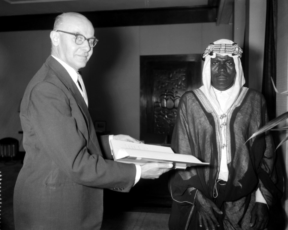 De Grand Maraboe Elhadji Qusman Keita in Amsterdam, Bestanddeelnr 911-4336