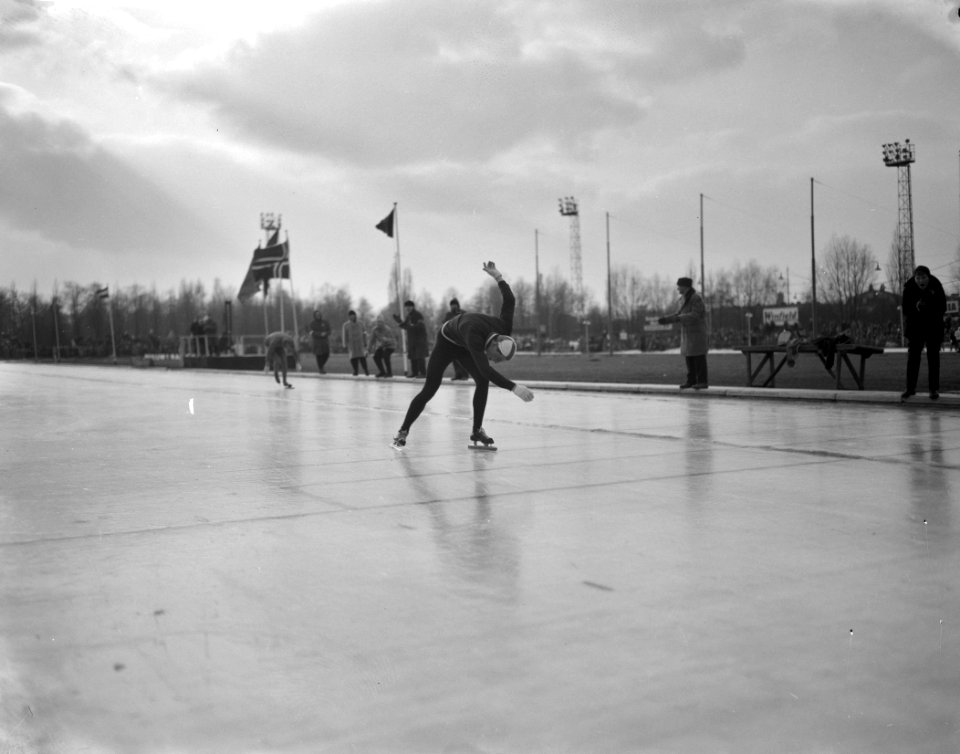 Drielandenschaatswedstrijden op Jaap Eden baan te Amsterdam. Van der Grift, Bestanddeelnr 913-5605