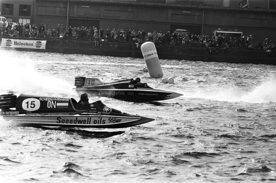 Drie uren van Amsterdam, speedboats Tom Percival (no in actie, Bestanddeelnr 929-9037