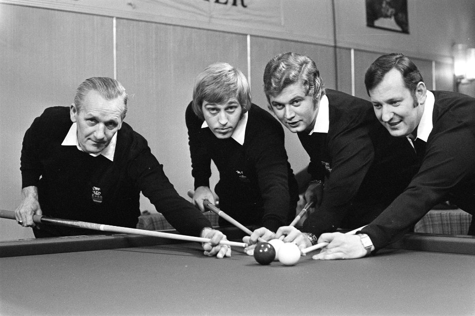 Driebanden biljarten Interland, Nederland tegen Belgie, vlnr J. Dogeen , Rini van Bracht , Ludo Dielis en Raymond Ceulemans, Bestanddelen 926-0015