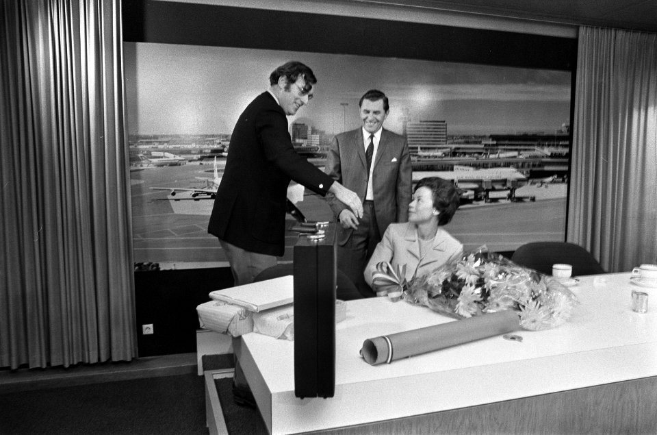 Driemiljoenste KLM passagier op Schiphol, Bestanddeelnr 925-2140