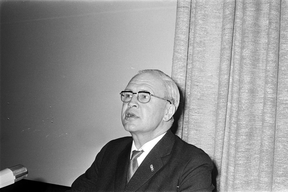 Driedaags Europoort 70 Congres in RAI, Amsterdam ir. S. A. Posthumus aan het wo, Bestanddeelnr 924-0058