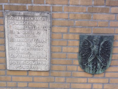 Driel (Overbetuwe) oorlogsmonument 1 op Polenplein (namenlijst 2)