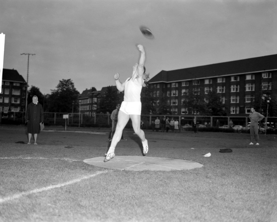 Driesteden atletiek op Sintelbaan in Amsterdam, Cees Koc, Bestanddeelnr 914-0982