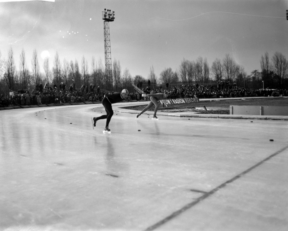 Drielandenschaatswedstrijden op Jaap Eden baan te Amsterdam Wilhelmson (Zweden), Bestanddeelnr 913-5599
