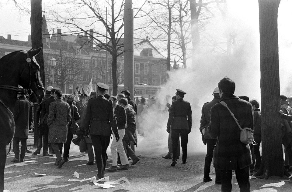 Driedaagse mars Rotterdam naar Amsterdam, incidenten in Den Haag bij Amerikaanse, Bestanddeelnr 920-1852