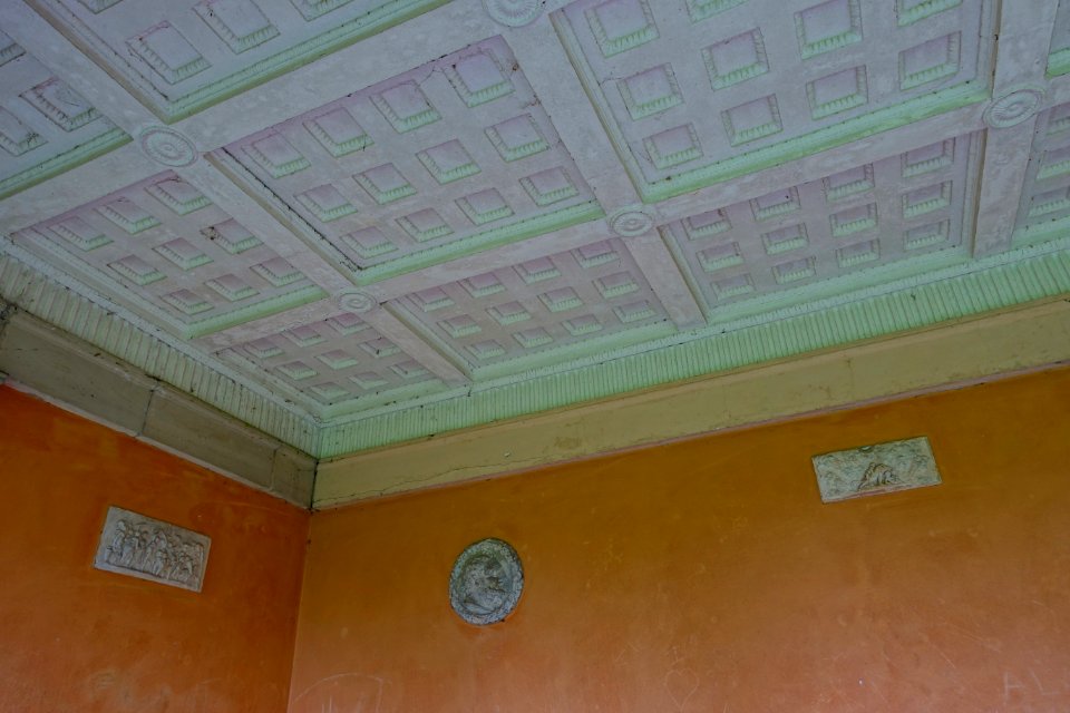 Doric Temple, Shugborough Estate - Staffordshire, England - DSC00157