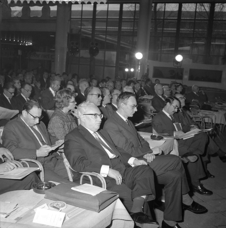 Driedaags congres van de PvdA in de Rivierahal te Rotterdam Voorzitter van de We, Bestanddeelnr 912-2670