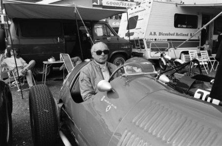 Dries van der Lof (l) in Maserak 250F uit 1956 tijdens Historische Grand Prix fo, Bestanddeelnr 933-7443