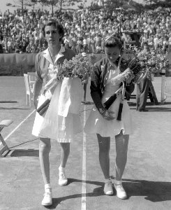 Doris Hart and Maureen Connolly 1953