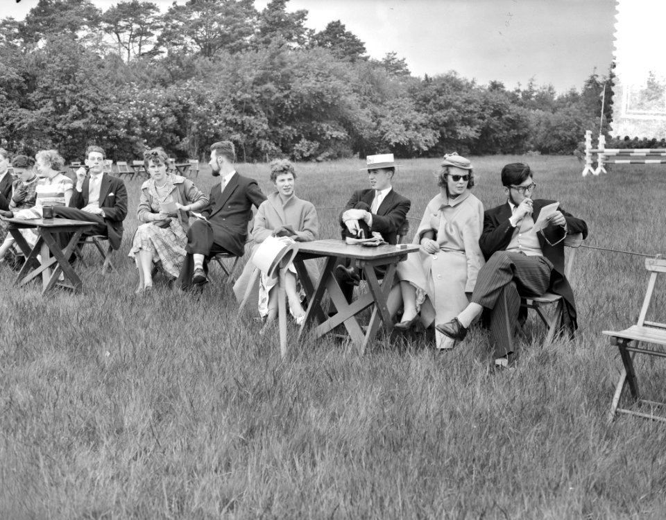 Dressuur en Hipique USC Lage Vuursche, Bestanddeelnr 907-8684