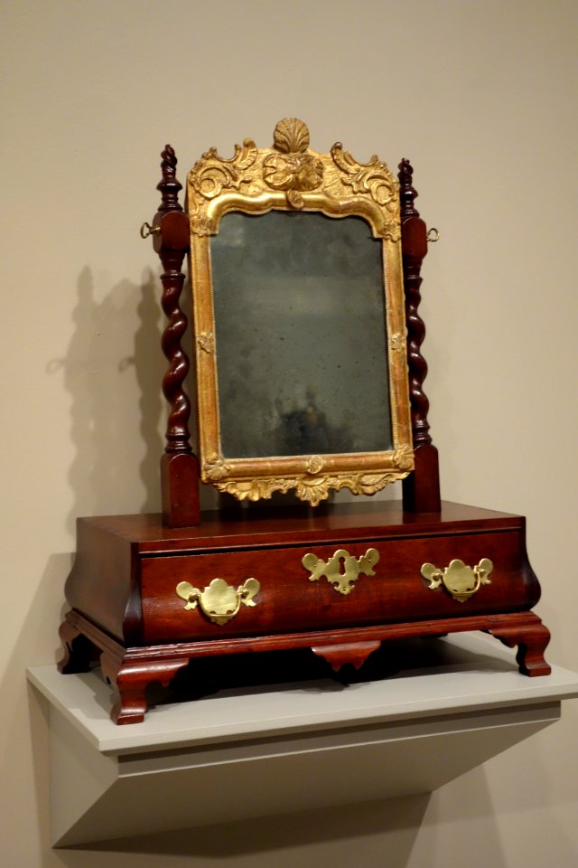 Dressing glass, Boston, Massachusetts, 1755-1770, mirror from England 1755-1770, mahogany, aspen, white pine, red cedar, white oak, replaced brass hardware - Winterthur Museum - DSC01371