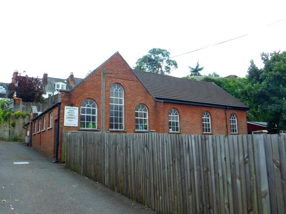 Dorking Baptist Chapel, behind High Street, Dorking (July 2013) (5)
