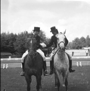 Dressuur Concours te Rotterdam, links R Klimke en rech H Boldt , beide Duitser, Bestanddeelnr 914-2346