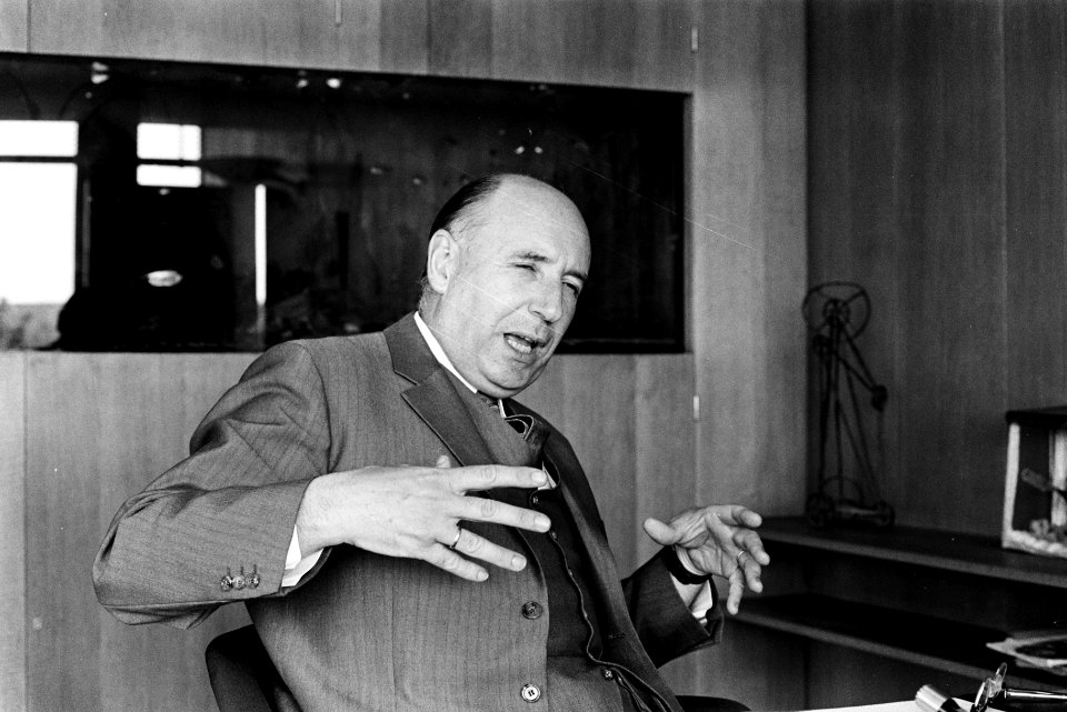 Drs. Bons , directeur De Bijenkorf , Opdracht Elsevier, Bestanddeelnr 923-5259