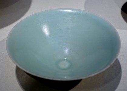 Drinking bowl, Longquan ware, China, Zhejiang Province, Longquan kilns, Southern Song dynasty, 1127-1279 AD, glazed stoneware - Freer Gallery of Art - DSC05055