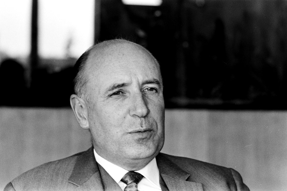 Drs. Bons , directeur De Bijenkorf , Opdracht Elsevier, Bestanddeelnr 923-5258