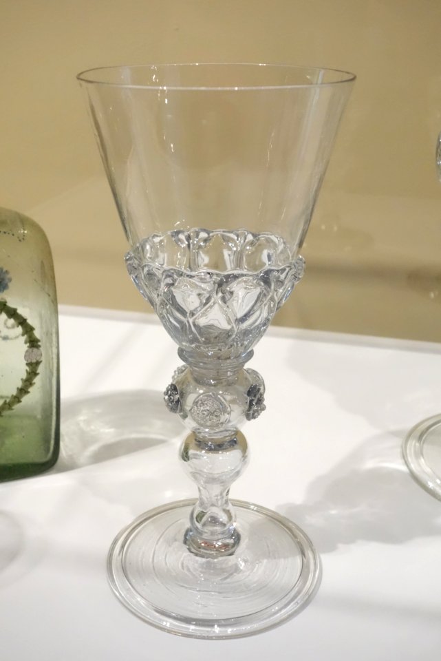 Drinking Vessel, England, c. 1685, glass - Brooklyn Museum - DSC09134