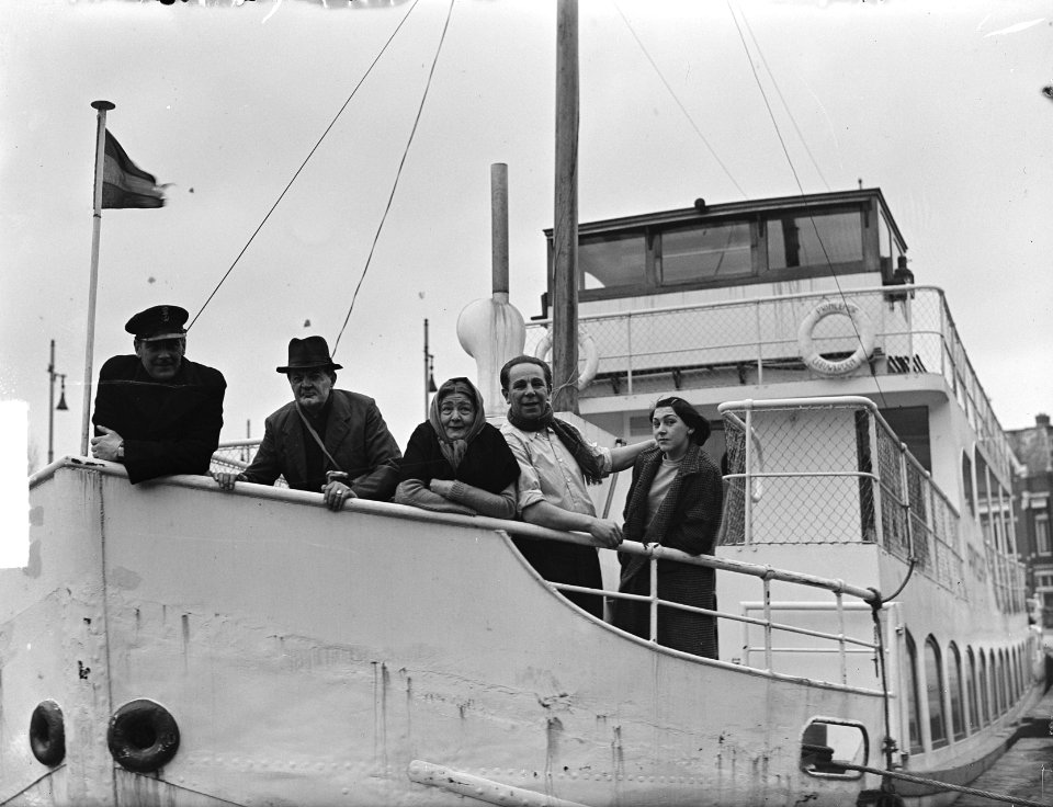 Drijvende schouwburg in Leeuwarden Princehof, Bestanddeelnr 904-4003