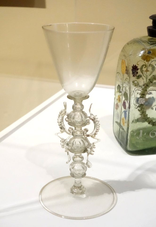 Drinking Vessel, Netherlands, c. 1670, glass - Brooklyn Museum - DSC09127