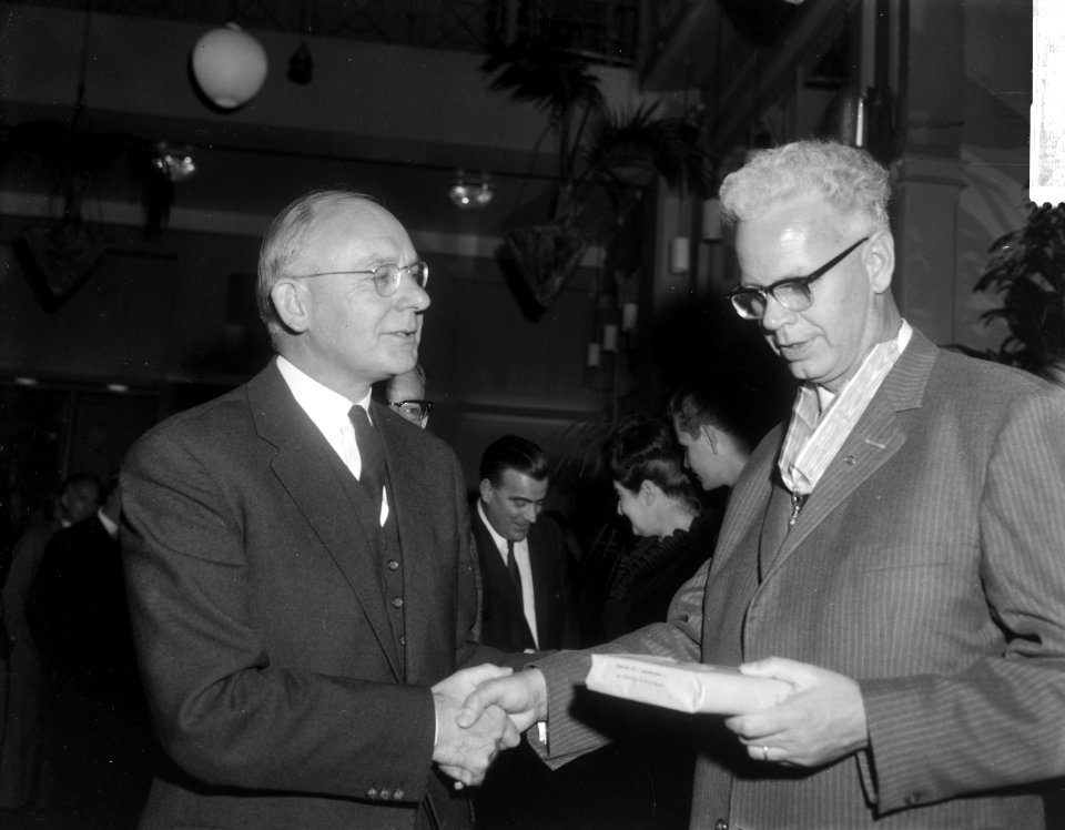 Drs. Roemers (rechts), Bestanddeelnr 918-3503