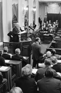 Drs. G.M. (Gerard) Nederhorst (PvdA) aan het woord, Bestanddeelnr 919-8391