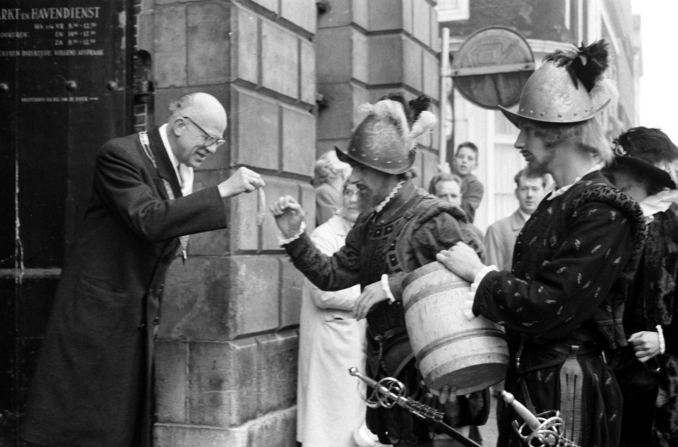 Drie oktoberfeesten in Leiden, Bestanddeelnr 913-0012