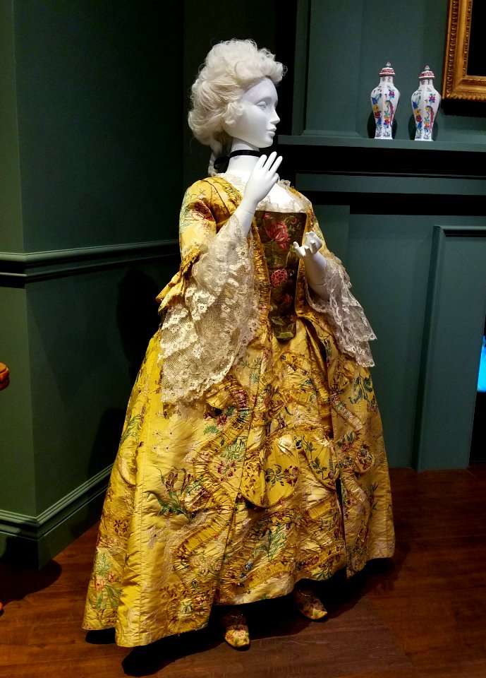 Dress and petticoat, England, c. 1745, restyled c. 1760, silk, with stomacher, early 1700s, silk and line, and ruffles, France, c. 1770, silk - Museum of Fine Arts, Boston - 20180922 164450
