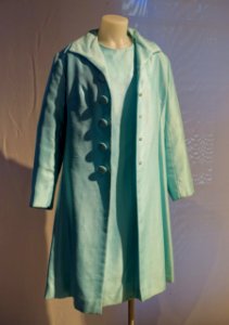 Dress and coat ensemble, designer unknown, c. 1963, silk, synthetic fiber - Musée de la mode - Montreal, Canada - DSC07202