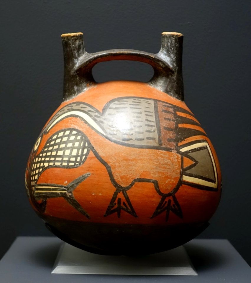 Double-spout-and-bridge vessel with pelican and fish, Nasca, Peru, ceramic - Meso-American collection - Peabody Museum, Harvard University - DSC05941