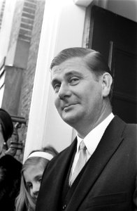 Drs. H. J. Eysink (ex-burgemeester Bellingwedde) geinstalleerd als burgemeester , Bestanddeelnr 923-2675
