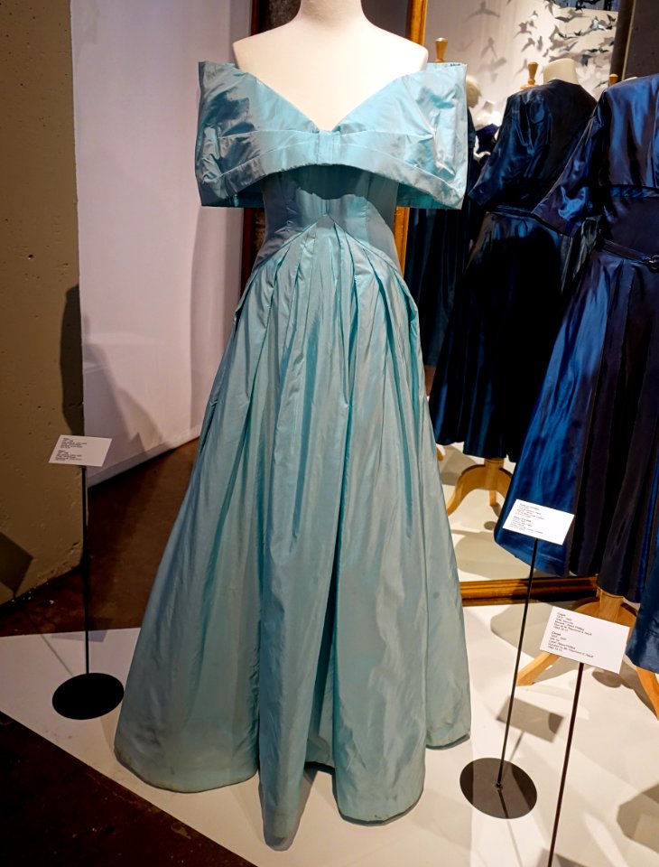 Dress by Arnold Scaasi, 1987-1988, silk, polyester, cotton, metal - Musée de la mode - Montreal, Canada - DSC07174