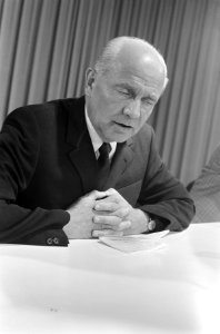 Drs. G.M. Nederhorst, lid van de delegatie, Bestanddeelnr 921-6480