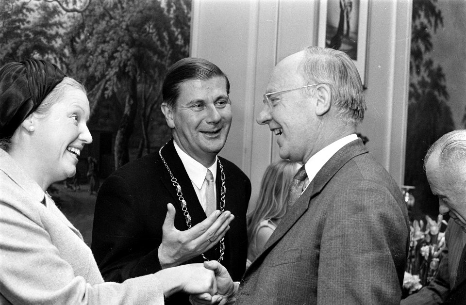 Drs. H. J. Eysink (ex-burgemeester Bellingwedde) geinstalleerd als burgemeester , Bestanddeelnr 923-2674