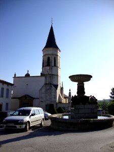 Dourgne (Tarn, Fr) église et fontaine