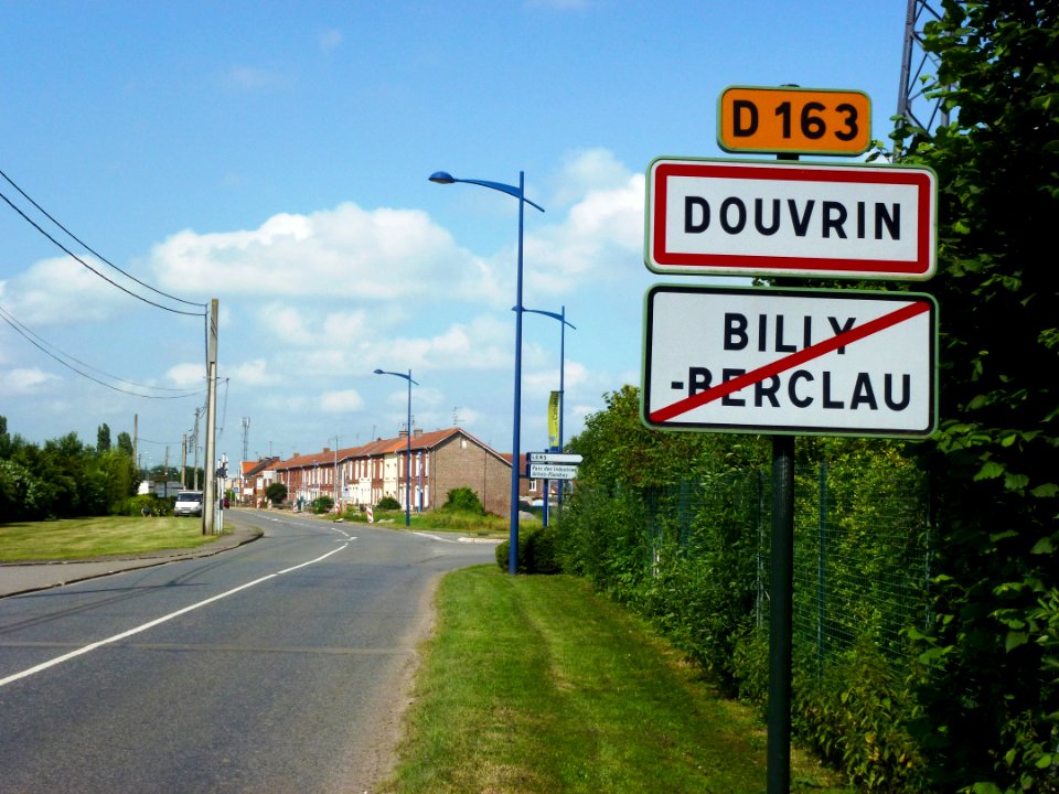 Douvrin (Pas-de-Calais, Fr) city limit sign
